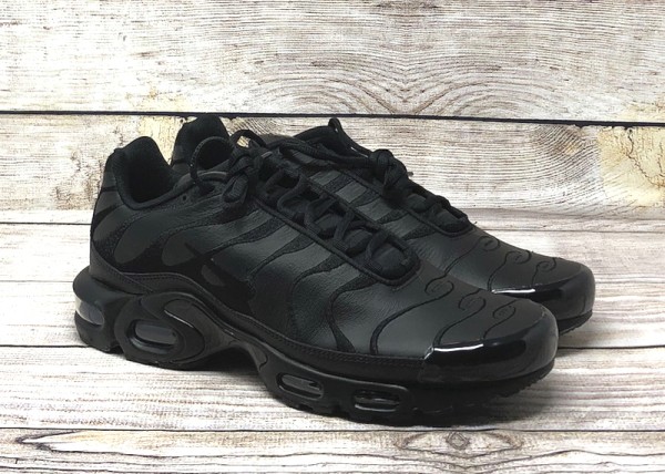 nike air max plus leather