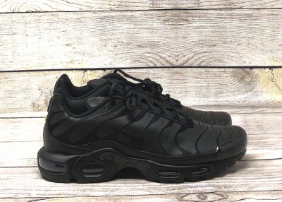 air max plus leather black