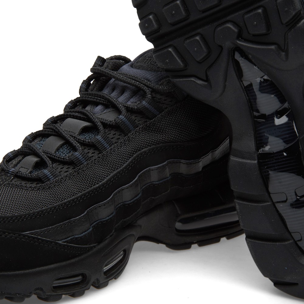 Nike Air Max 95 "Triple Black" - Soleracks