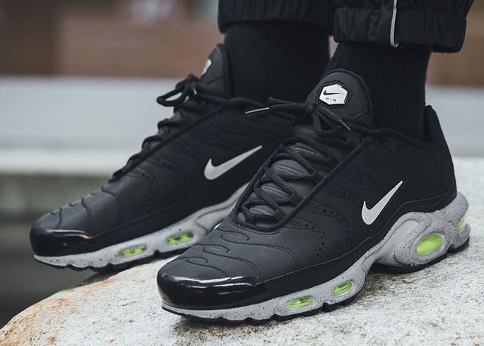 air max plus black and silver