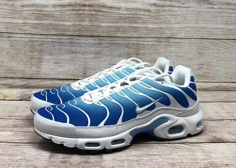 tns white and blue