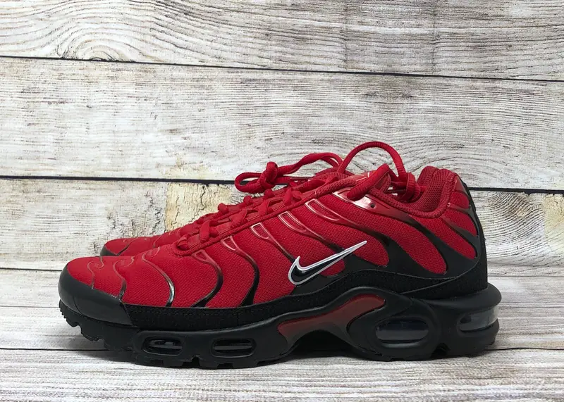 black air max with red