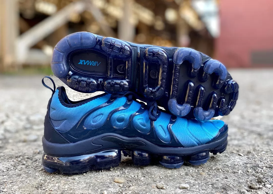 Nike vapormax plus running shoes on sale